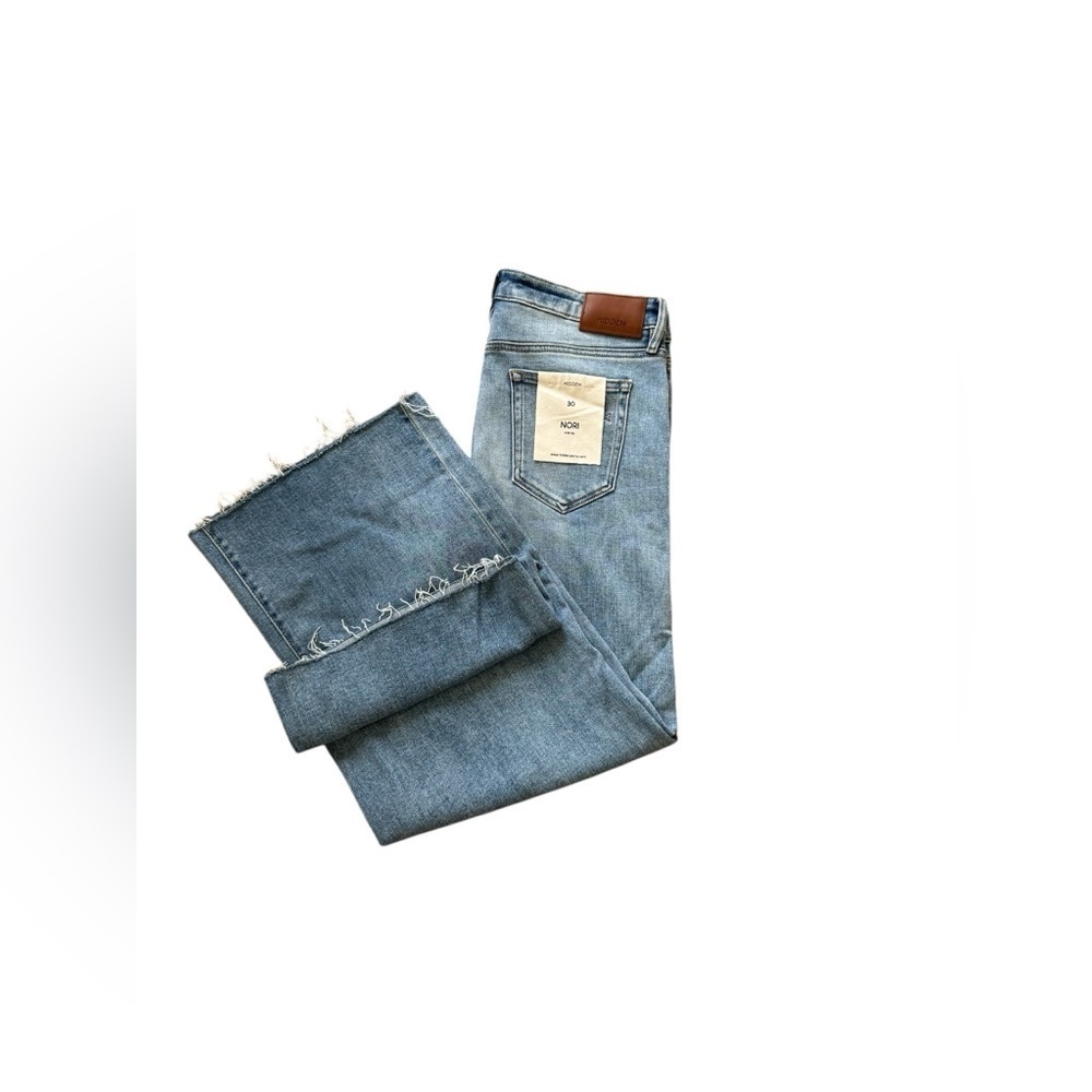 Mid Rise Slightly Distressed Nori Jean. NWT - Picture 6 of 9